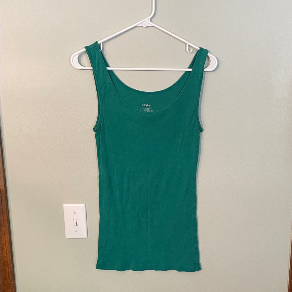 Women’s Slim Scoop Tank Top in Teal Green